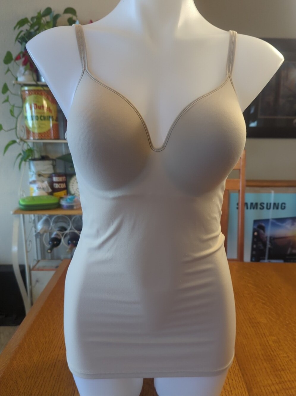 Self Expressions by Maidenform Women's Wirefree Camisole With Foam Cups, Large